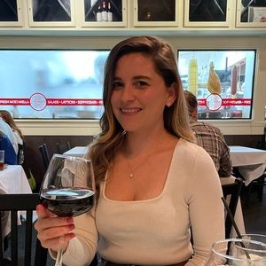 Meet your Posher, Lorrie